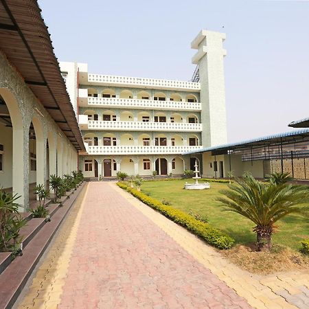 Hotel O Radhika Resort 科塔 外观 照片